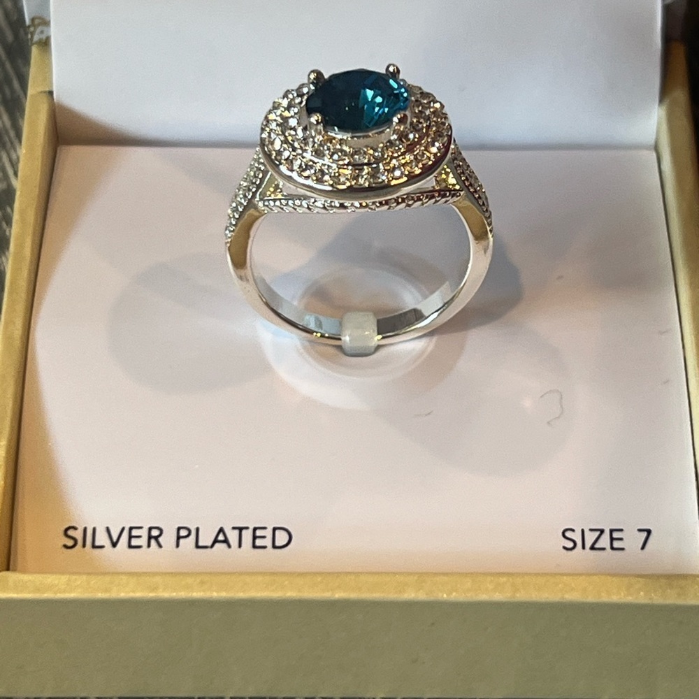 Silver-Tone Pavé & Color Crystal Solitaire Ring/size 7 - Picture 6 of 15